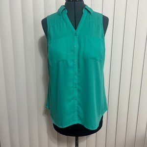 Apt. 9 - Green sleeveless, v-neck, button up, collared blouse Size M